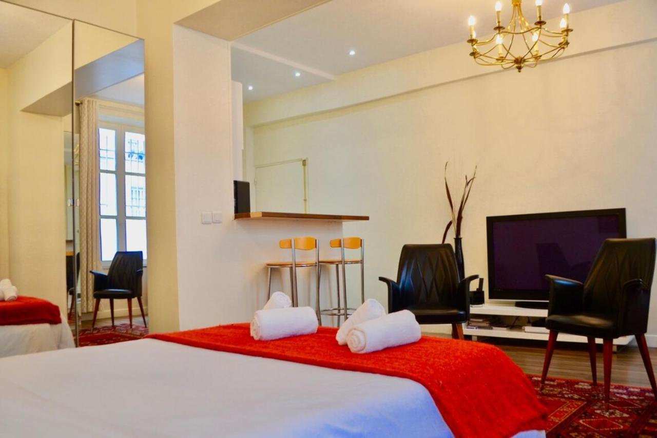 1 Bedroom Apartment In The Heart Of The Marais Area パリ エクステリア 写真